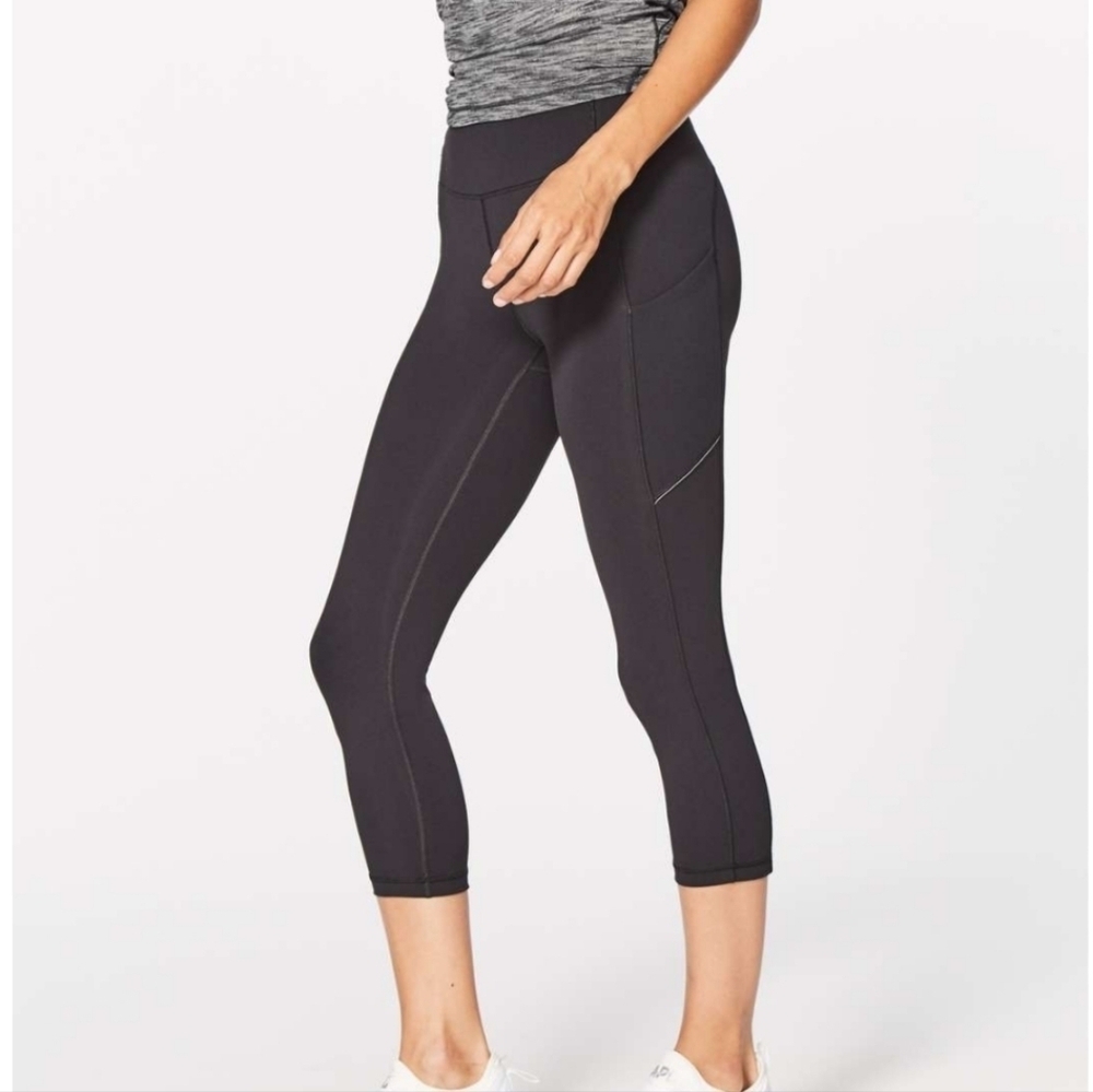 Lululemon Speed up black crops with pockets